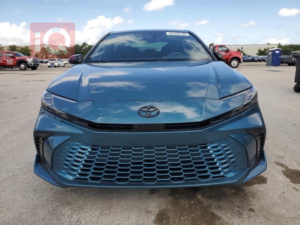 تۆیۆتا کامری